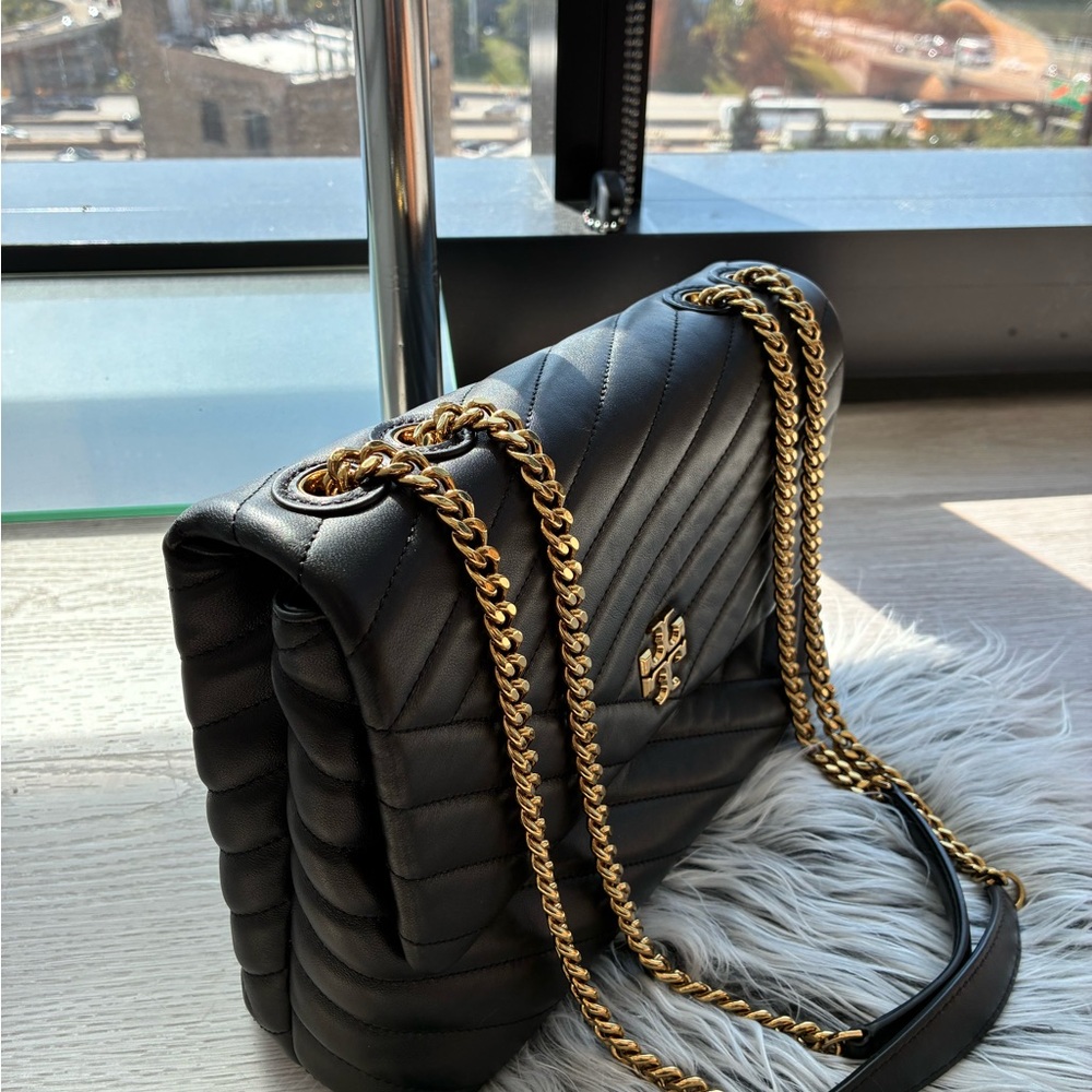 Tory Burch Black Kira Chevron Shoulder Bag - Picture 3 of 7